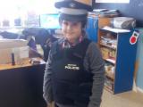 Strnci mstsk policie na besed v Sadsk